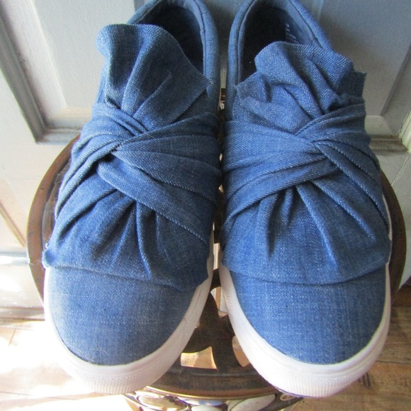 MIA Shoes - MIA DENIM SLIP-ONS CROSSOVER KNOTTED DETAIL SZ 10